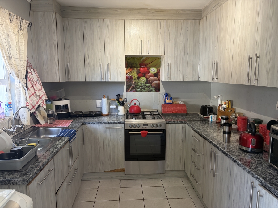 3 Bedroom Property for Sale in Table View Western Cape
